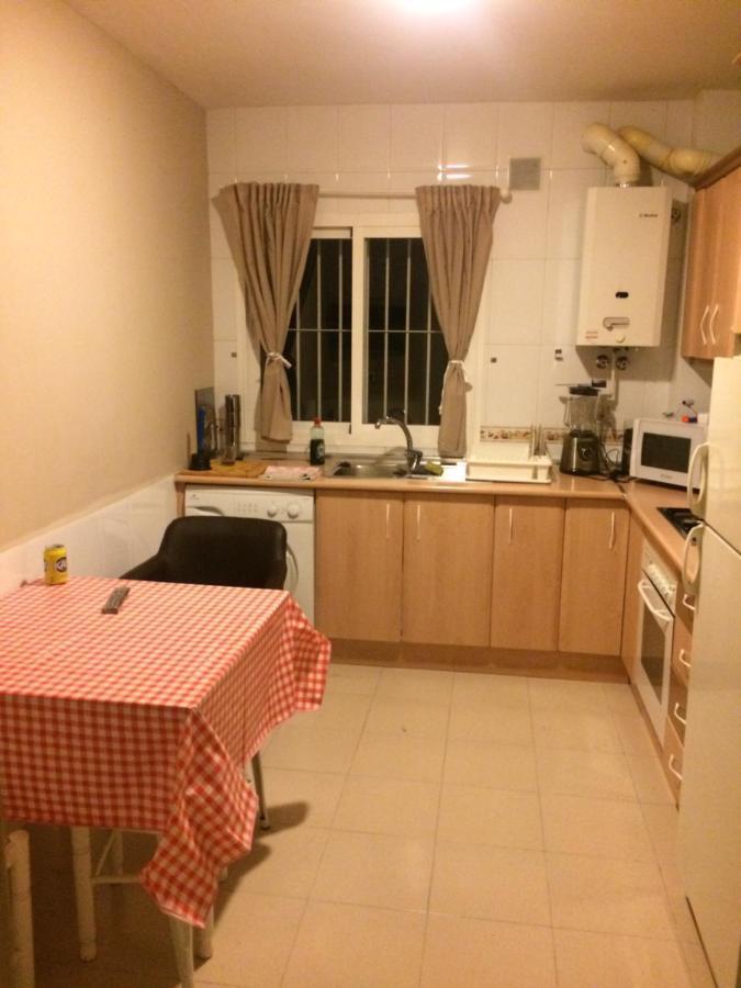 Апартаменты Malaga Habitacion En Apartamento Carlos Haya Экстерьер фото