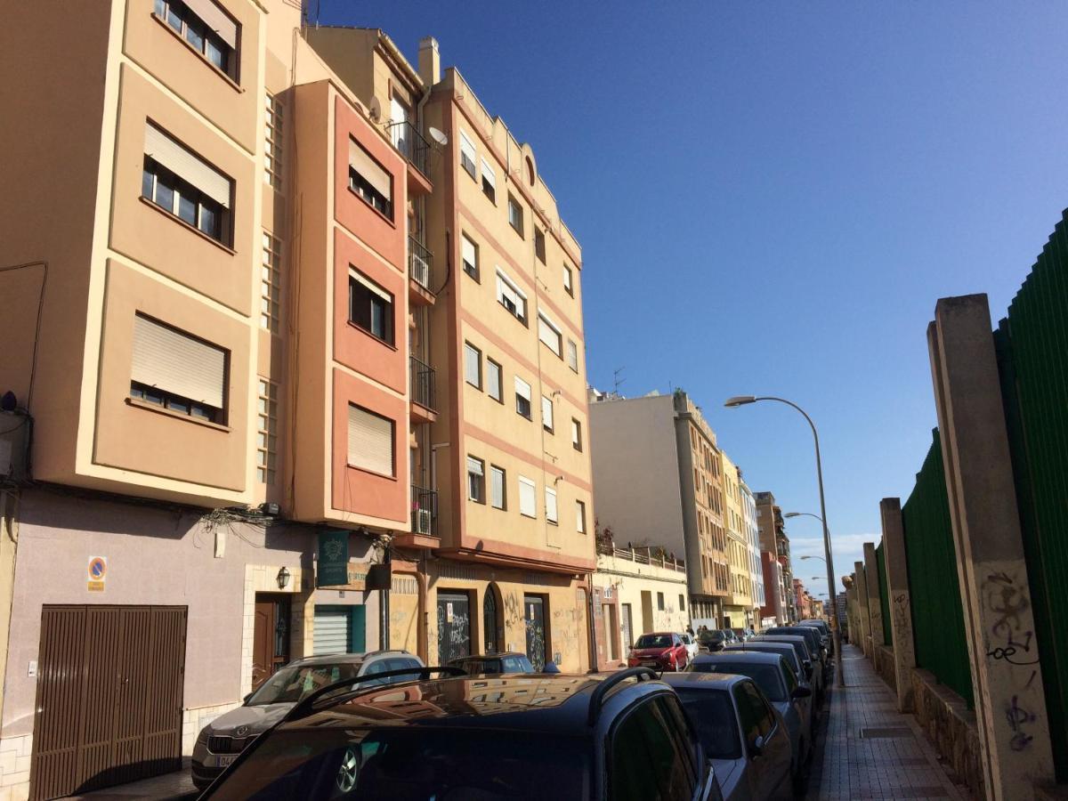Апартаменты Malaga Habitacion En Apartamento Carlos Haya Экстерьер фото