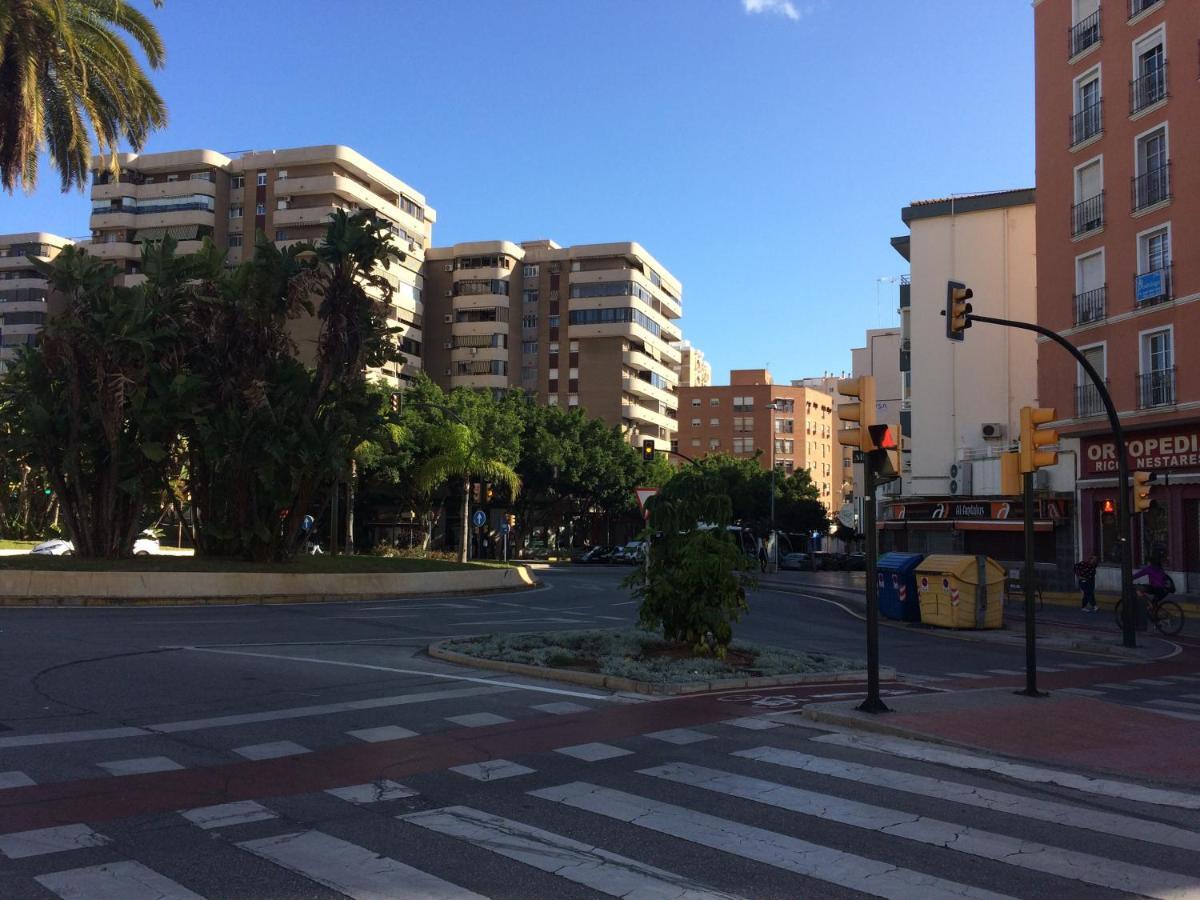 Апартаменты Malaga Habitacion En Apartamento Carlos Haya Экстерьер фото