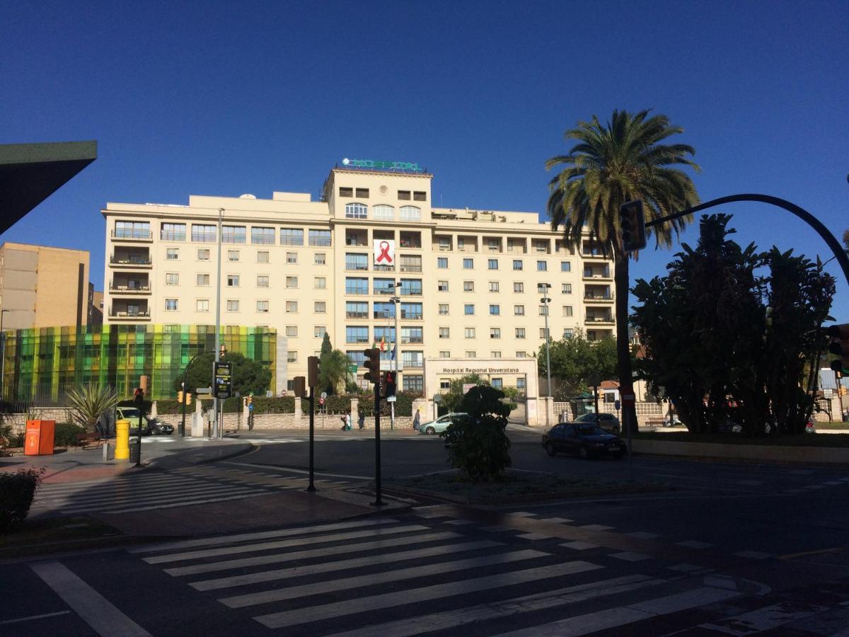 Апартаменты Malaga Habitacion En Apartamento Carlos Haya Экстерьер фото